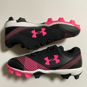 Under Armour Women’s Softball Cleat
Size 9.5W, Brand New